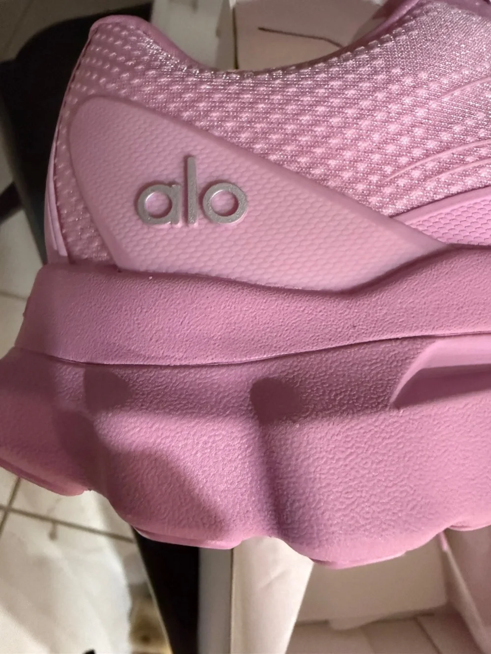 ALO runner tennis shoes